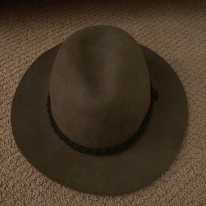 Army green H&M hat